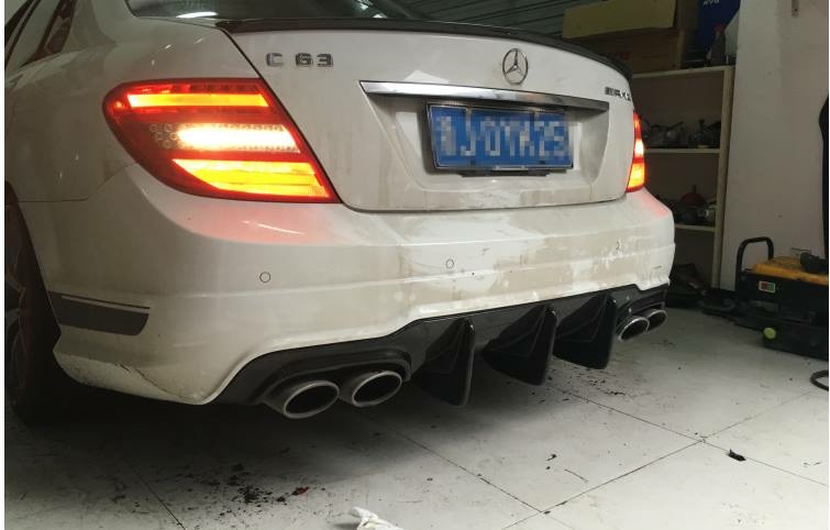 BENZ W204 C63Amg after lip