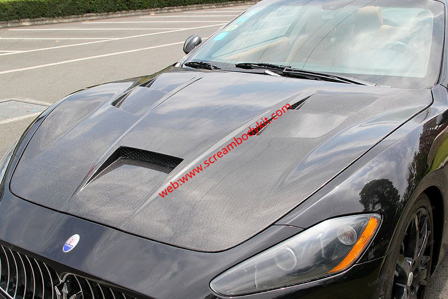 Maserati GranTurismo hood and side skirts