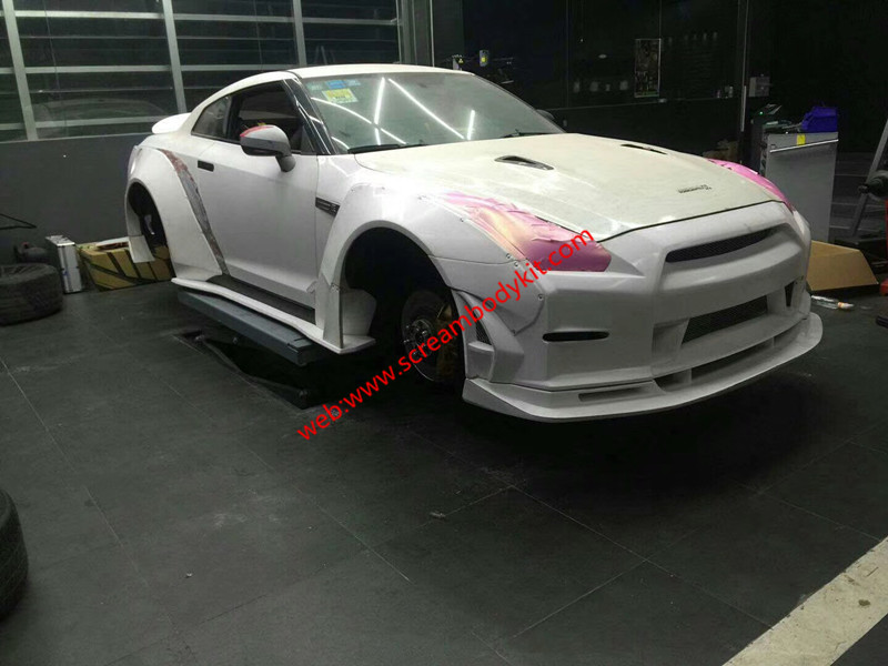 NissanGTR body kit front bumper after bumper side skirts fenders spoiler