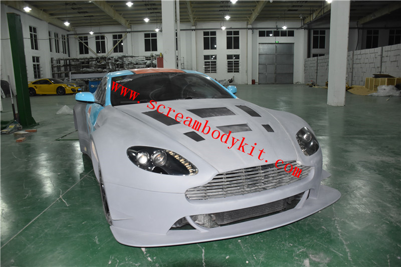 AstonMartin VANTAGE V12 GT3 wide body kit