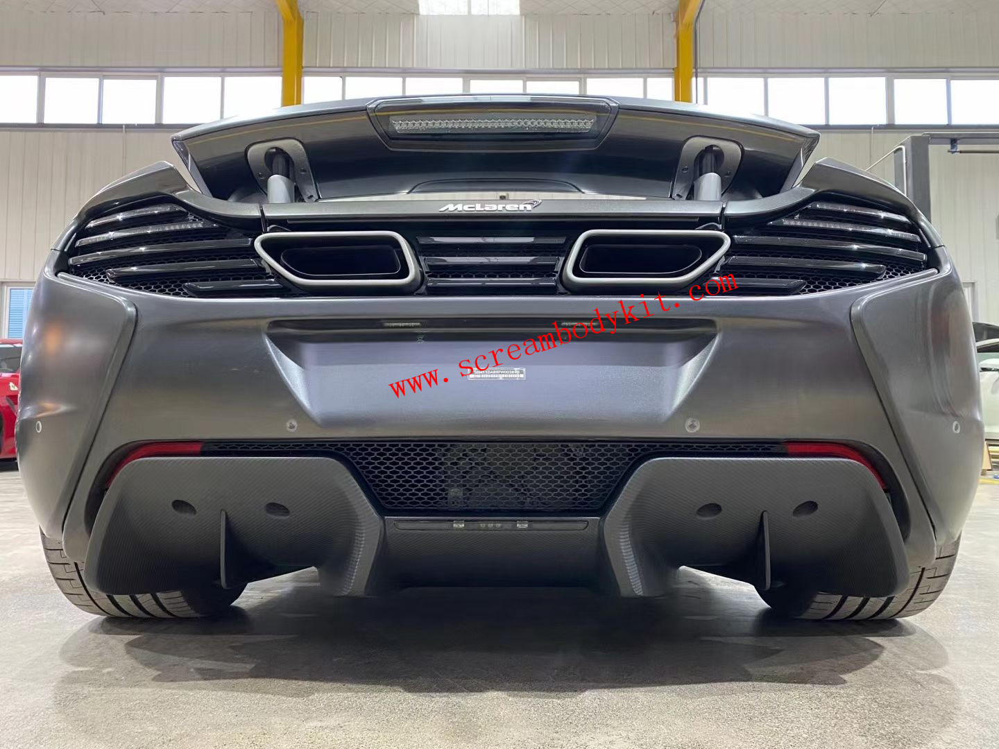 Mclaren mp4-12 650s dry carbon fiber rear bumper rear lip