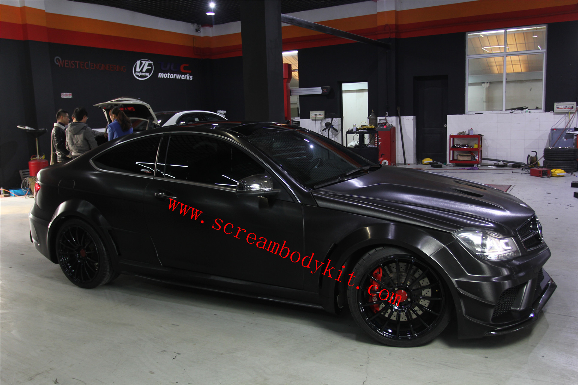 Mercedes-BenzW204C63AMG black series body kit Or C(Coupe or sedan)