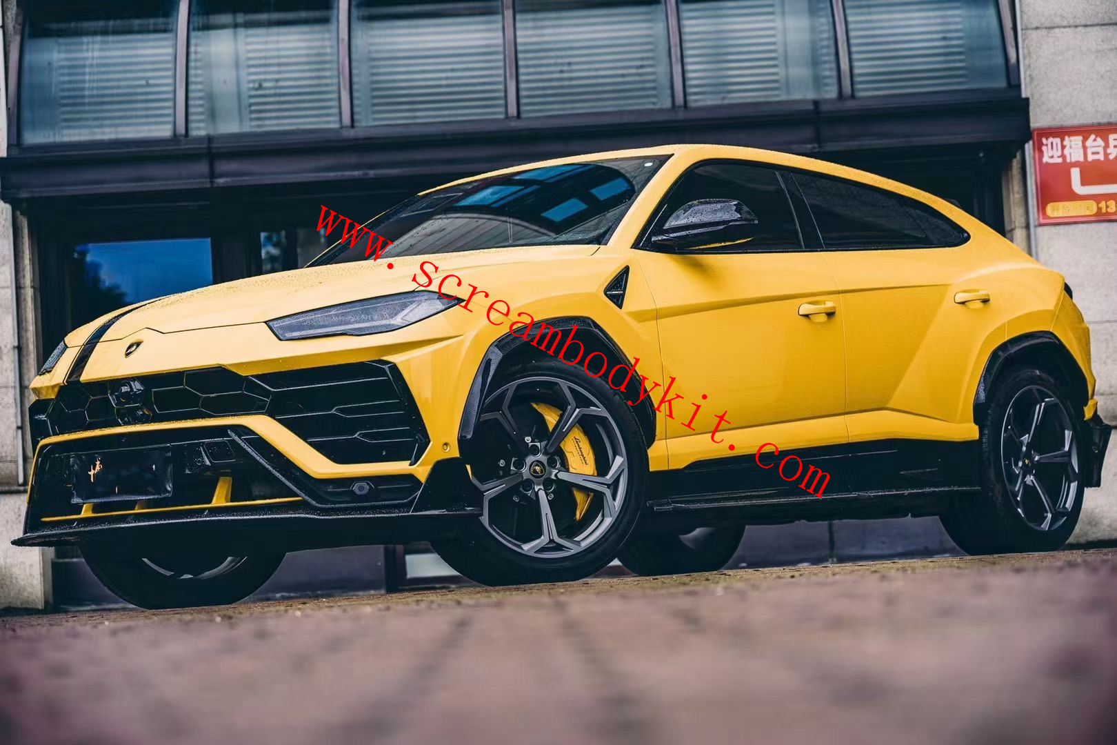 Lamborghini Urus Mansory front lip rear lip side skirts spoiler fenders